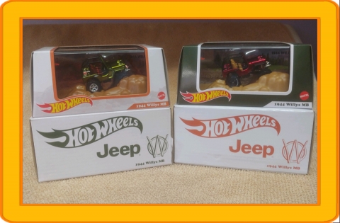 Hot Wheels Red line Club Pair of 1944 Willys MB Green & Red